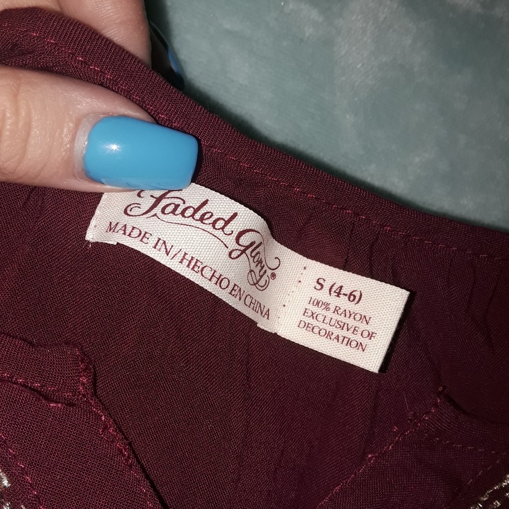 Burgundy quarter sleeve top